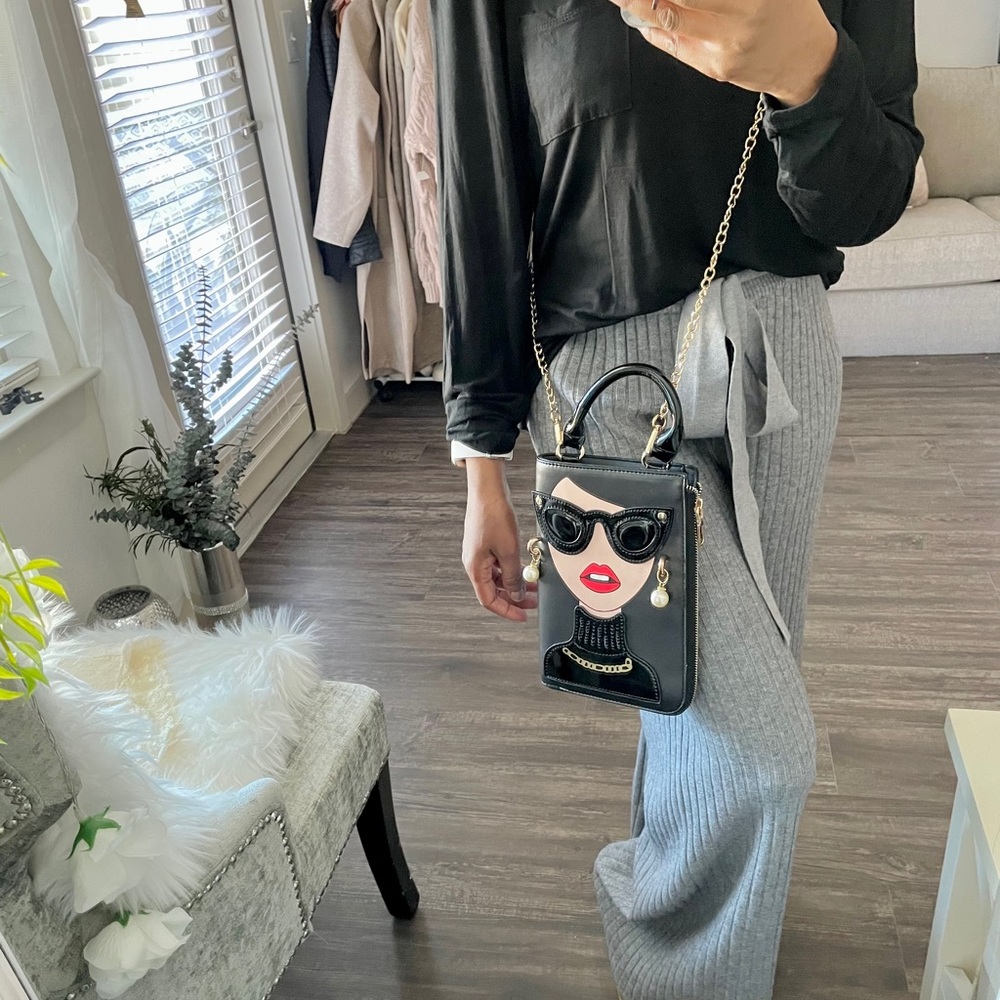 Embellished Black Gold Chain Fashion Accent Purse